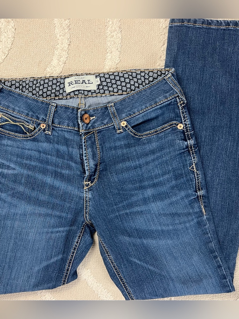 Ariat R.E.A.L. Mid Rise Straight Leg Western Jeans Thick Stitch – Size 31R